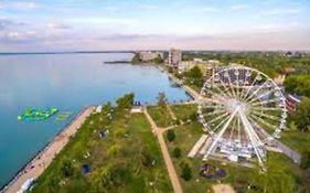 Lido Di Siofok - Aranypart - Minden 1 Percre!